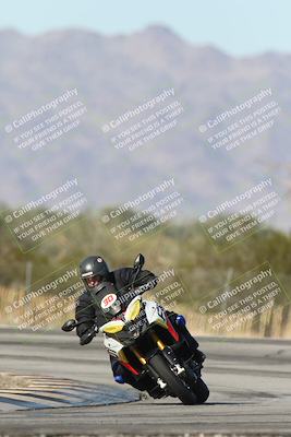 media/Dec-01-2025-Moto Forza (Mon) [[2daa91e15f]]/2-Intermediate Group/Session 3 (Turn 3)/